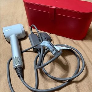 Dyson Supersonic Hairdryer - BUNDLE